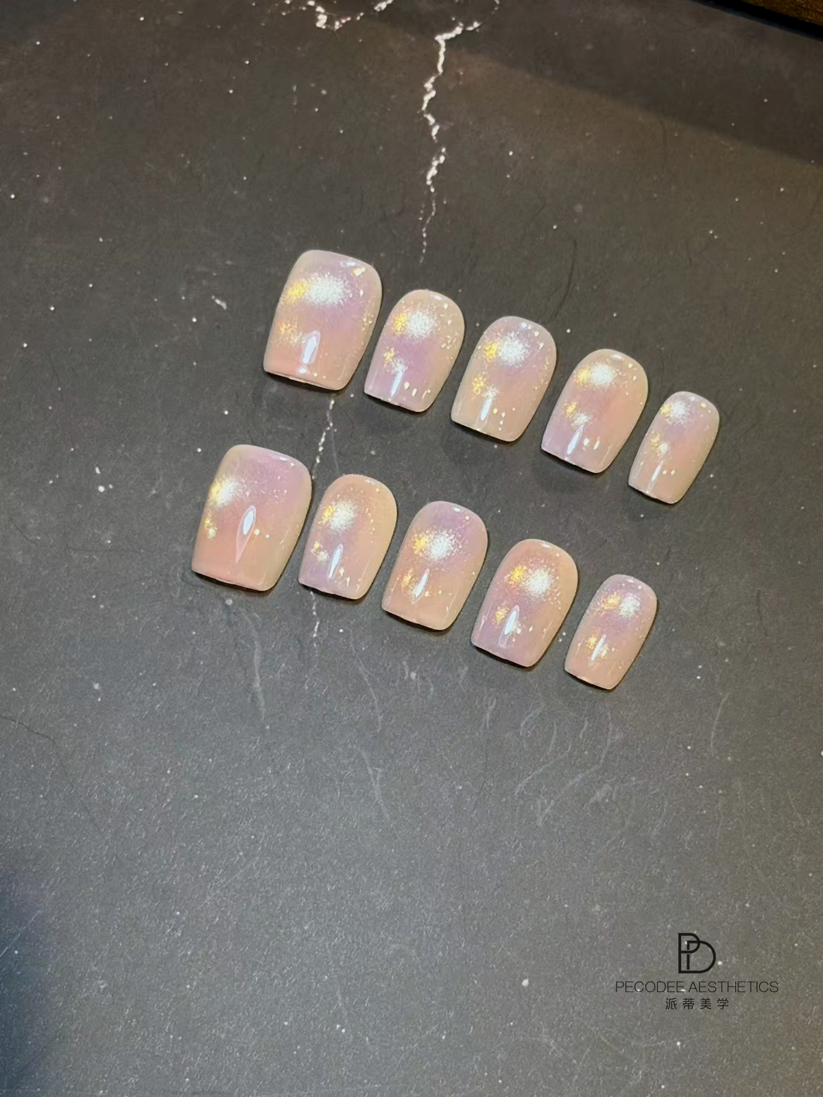 Iridescent peach press-on nails set, short square with sparkle finish