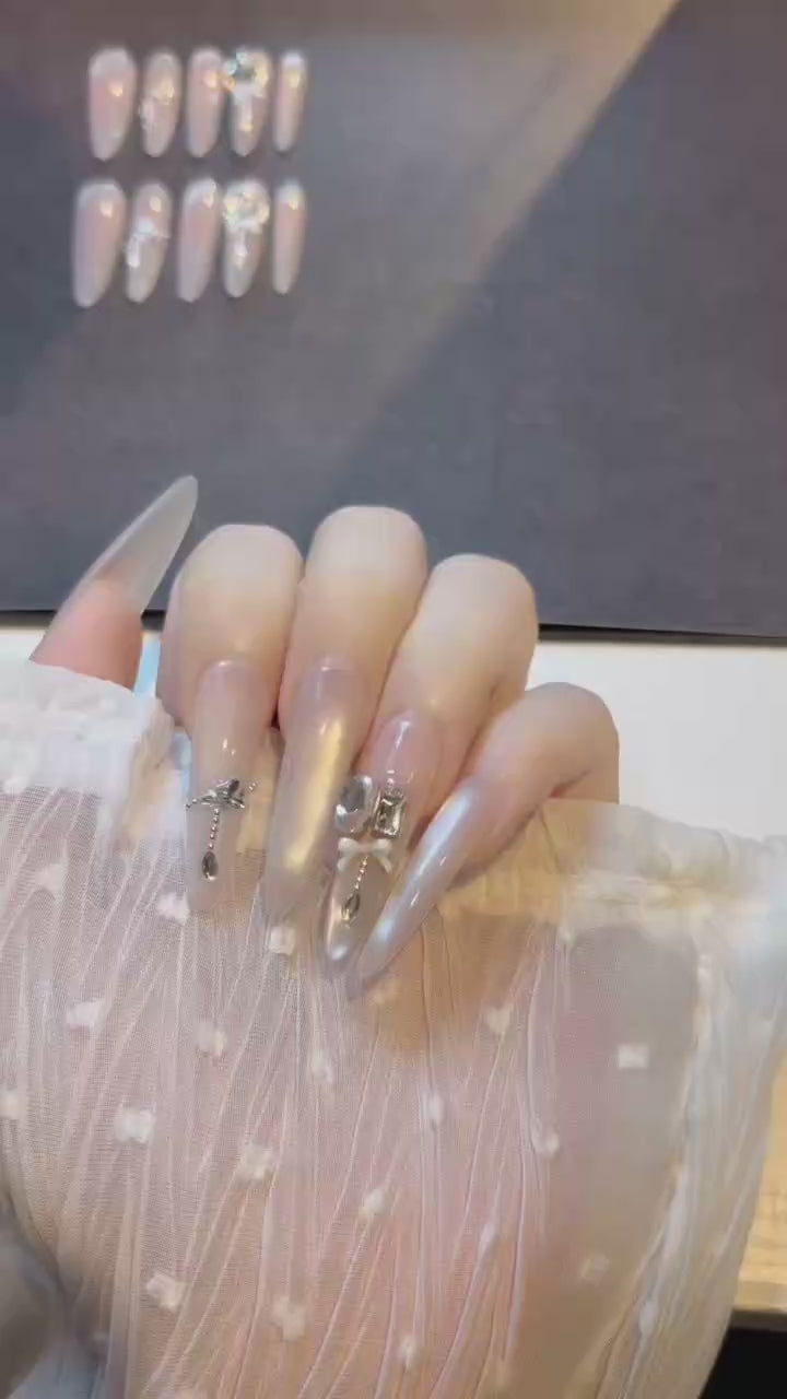 Satin Gift Bow press-on nails product video