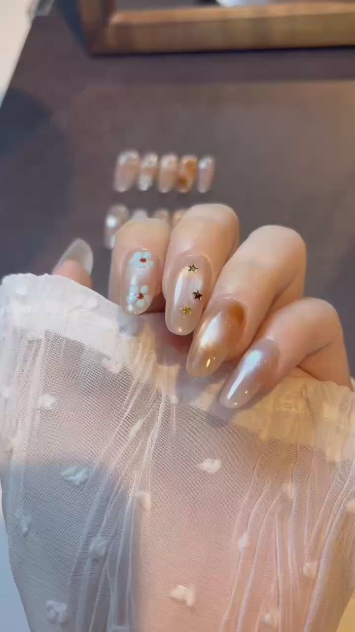 Amber Star Bloom press-on nails product video
